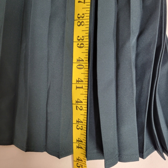 Green Frill Neck Flare Sleeve PIeated Hem Dress, sz small - Picture 9 of 10